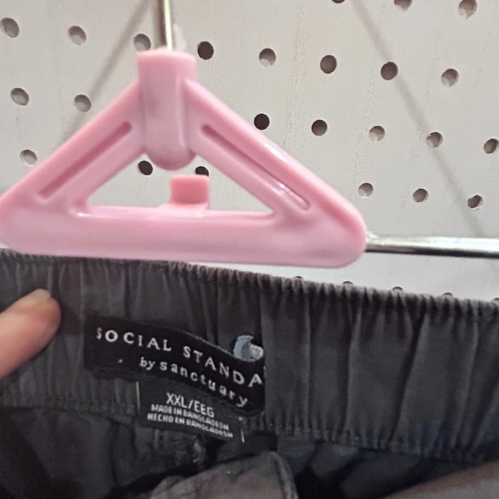 Social Standard by Sanctuary Cargo Shorts Gray Elastic Waist Pockets Size XXL - Image 5