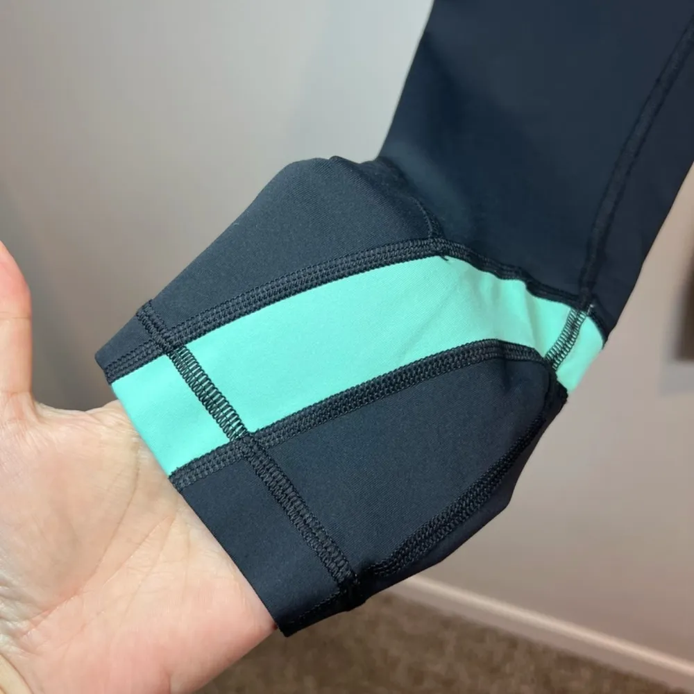 Lululemon Run Inspire Cropped Leggings Black Aqua Zip Pocket Yoga Training  Sz 4 - Image 4