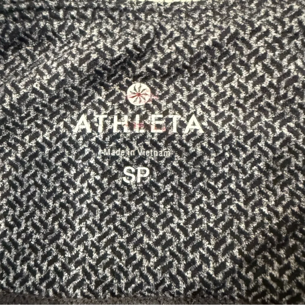 Athleta Chaturanga Herringbone Athletic Cropped Leggings Womens SmallPetite Gray - Image 4