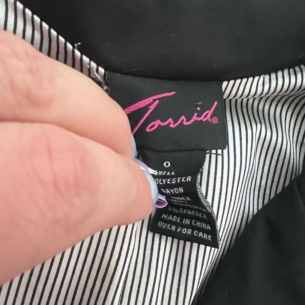 Torrid black single button closure ruched sleeves blazer - Image 7