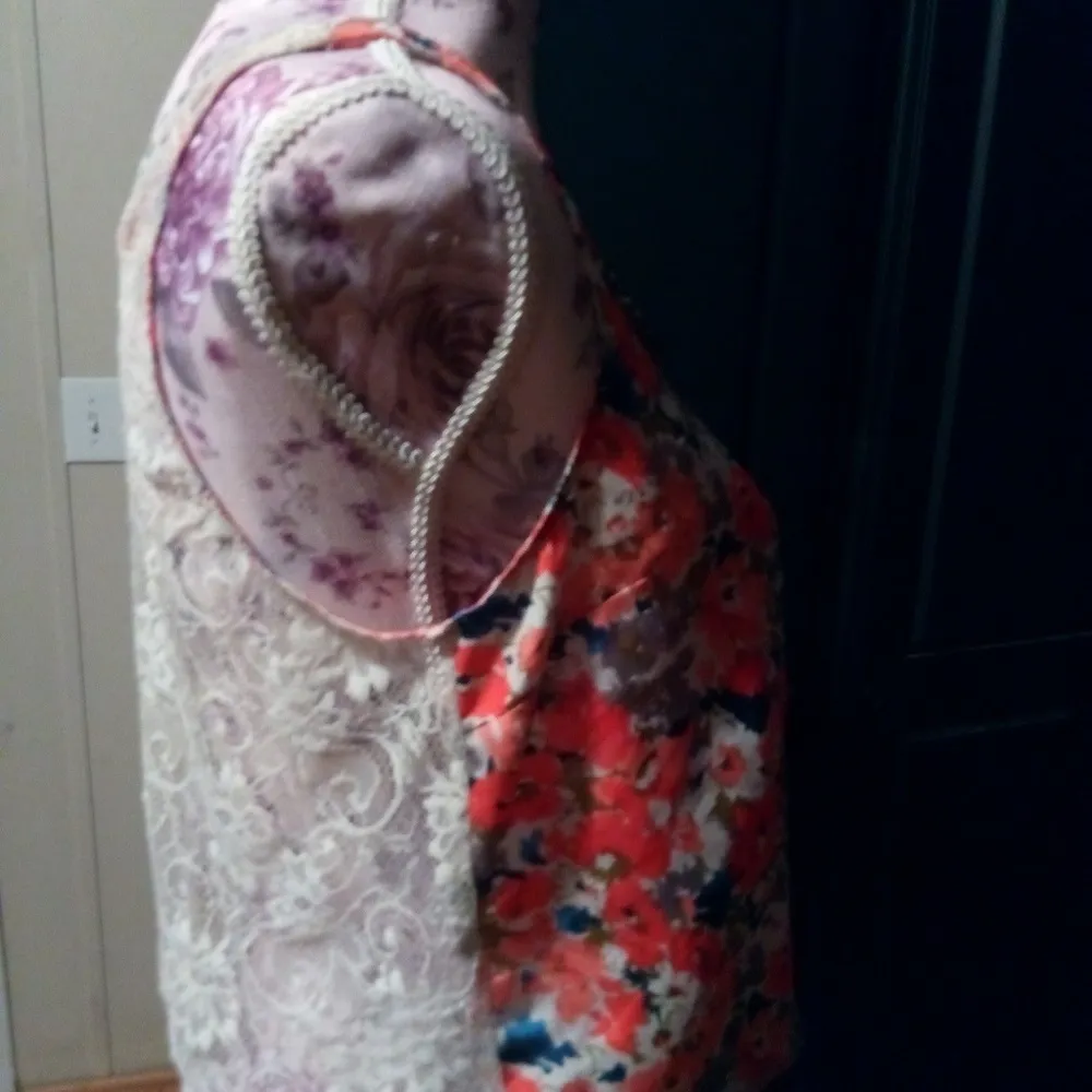 Forever21 M Orange Floral and Lace Silk Crop Top - Image 3