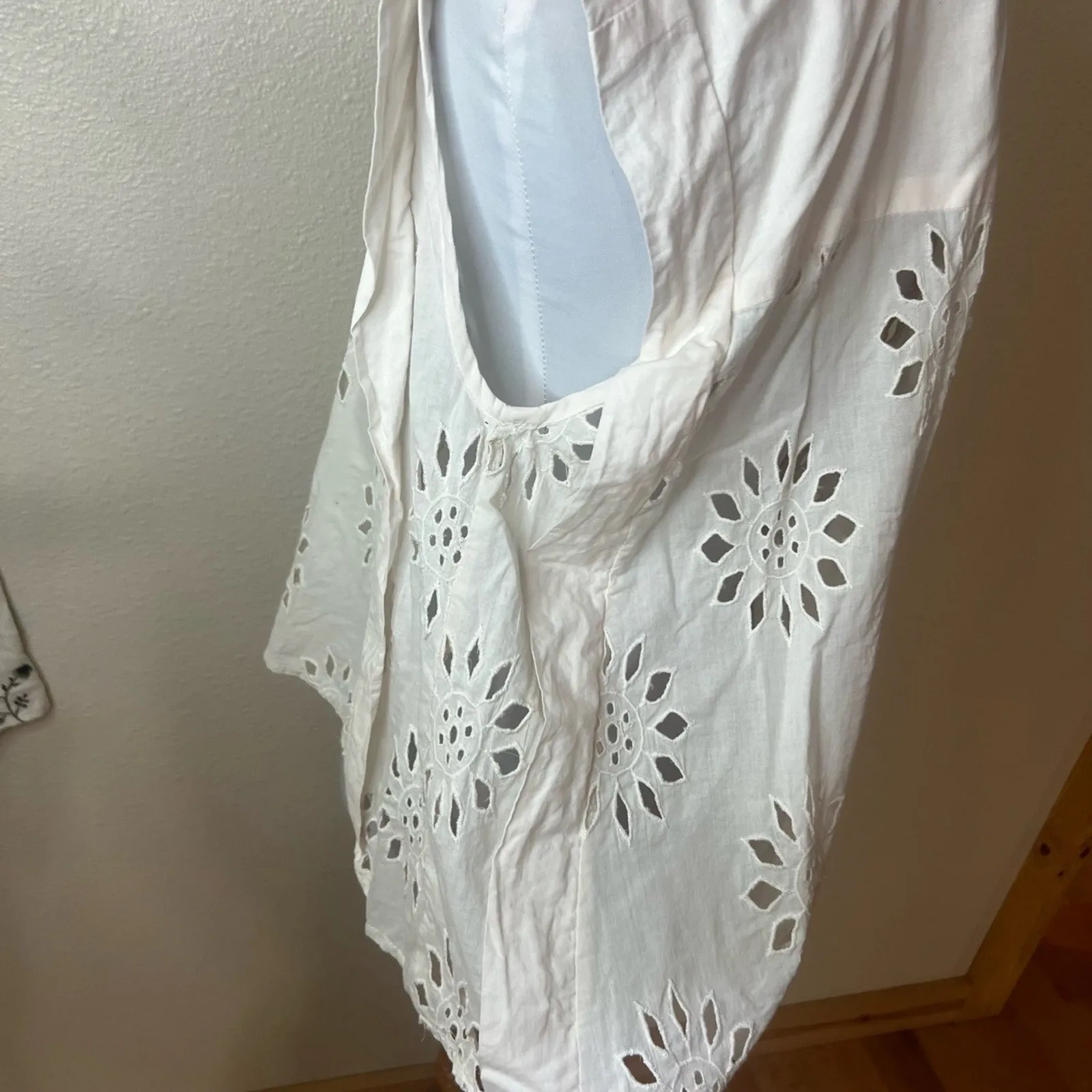 Calypso St. Barth Off White Cream Eyelet Floral Sleeveless Blouse LARGE - Image 4