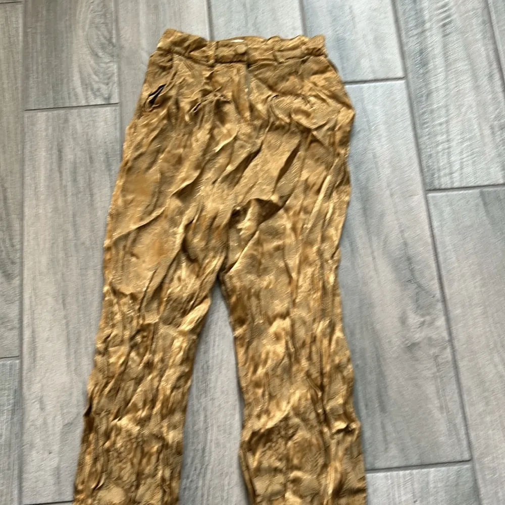 Camila coelho golden pants - Image 2