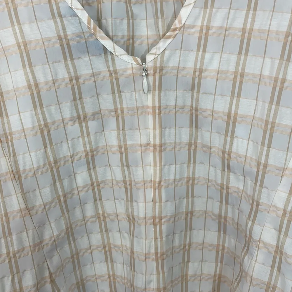 J.Crew V-back puff-sleeve top in textured plaid - Image 5