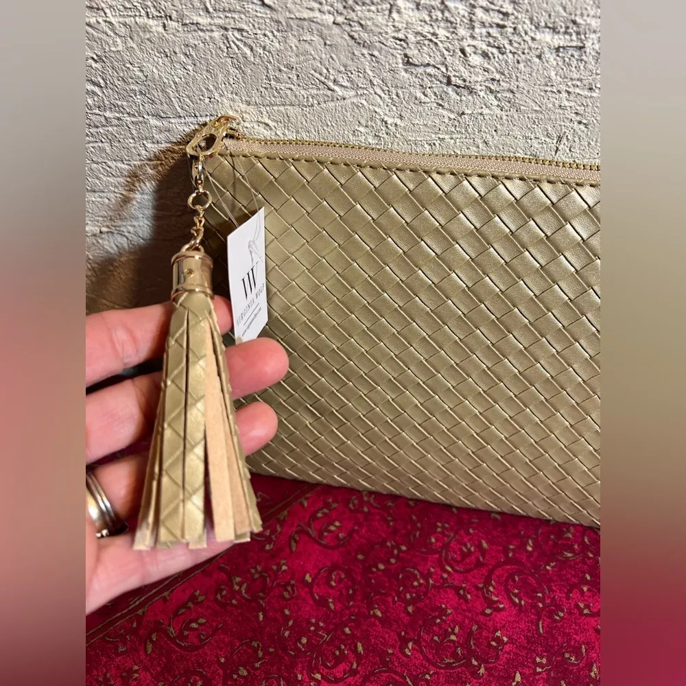 Woven clutch NWT by VIrgina Wolf NYC, gold tone w tassel & gold tone hardware. - Image 3