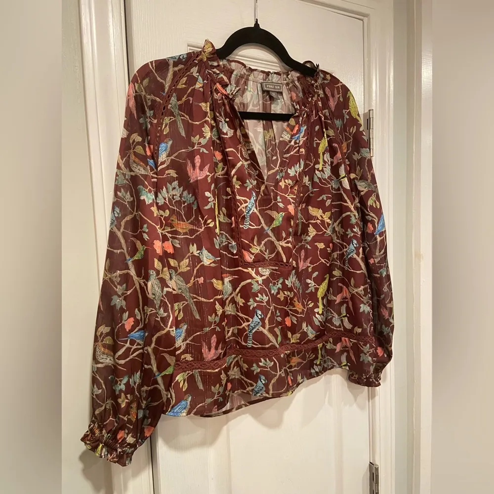 Point Sur Size XS Burgundy Lace Metallic Stripe Bird Print V Neck Peasant Top Purple - Image 4