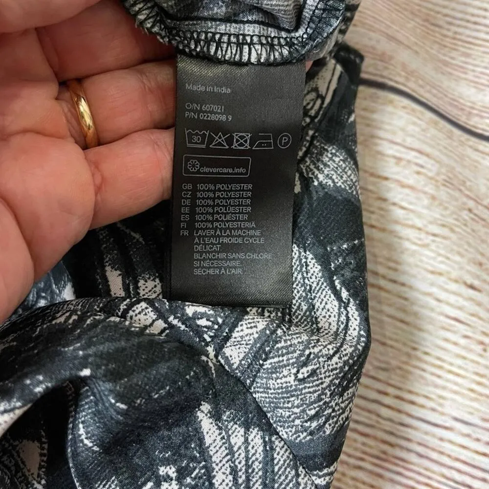 Lightweight Sleeveless Romper Tie Waist Open Back Black Cream Summer Size 4 - Image 8