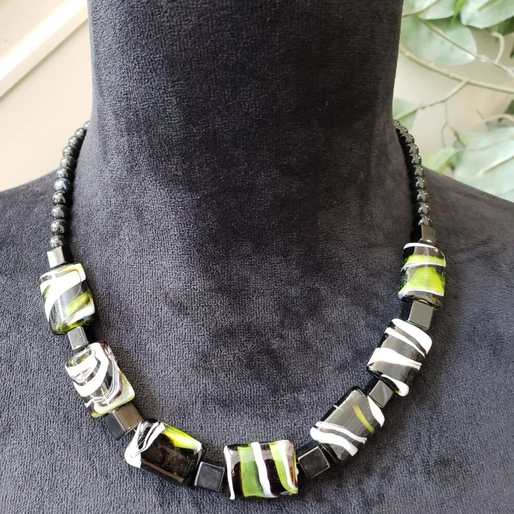 Women's Fashion Black/Green Lampwork Abalone Square Acrylic Stones Necklace Green - Image 2