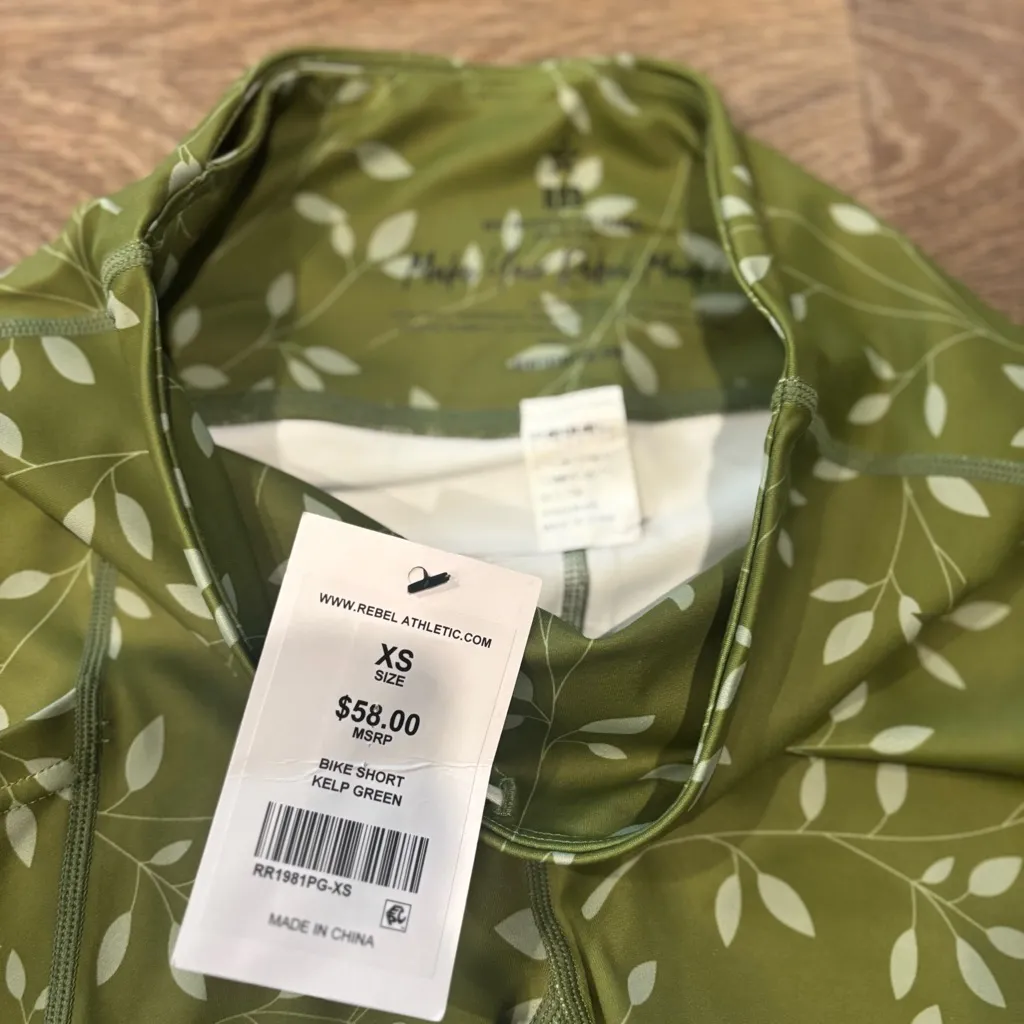 NWT Rebel Athletics Kelp Green Bike Shorts XS High Rise Performance Active - Image 3