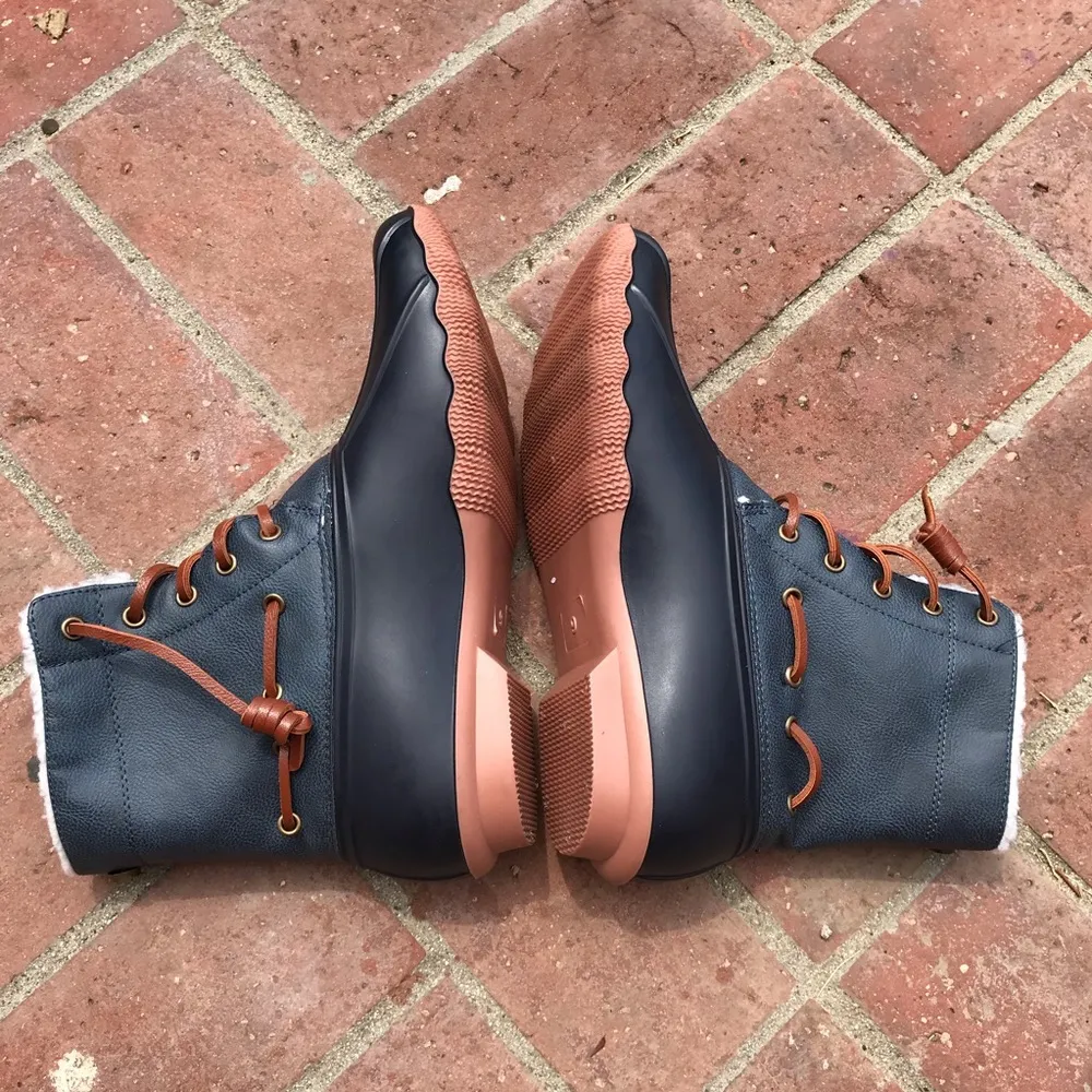 Seven7 Hollis Duck Boot size 9 - Image 4