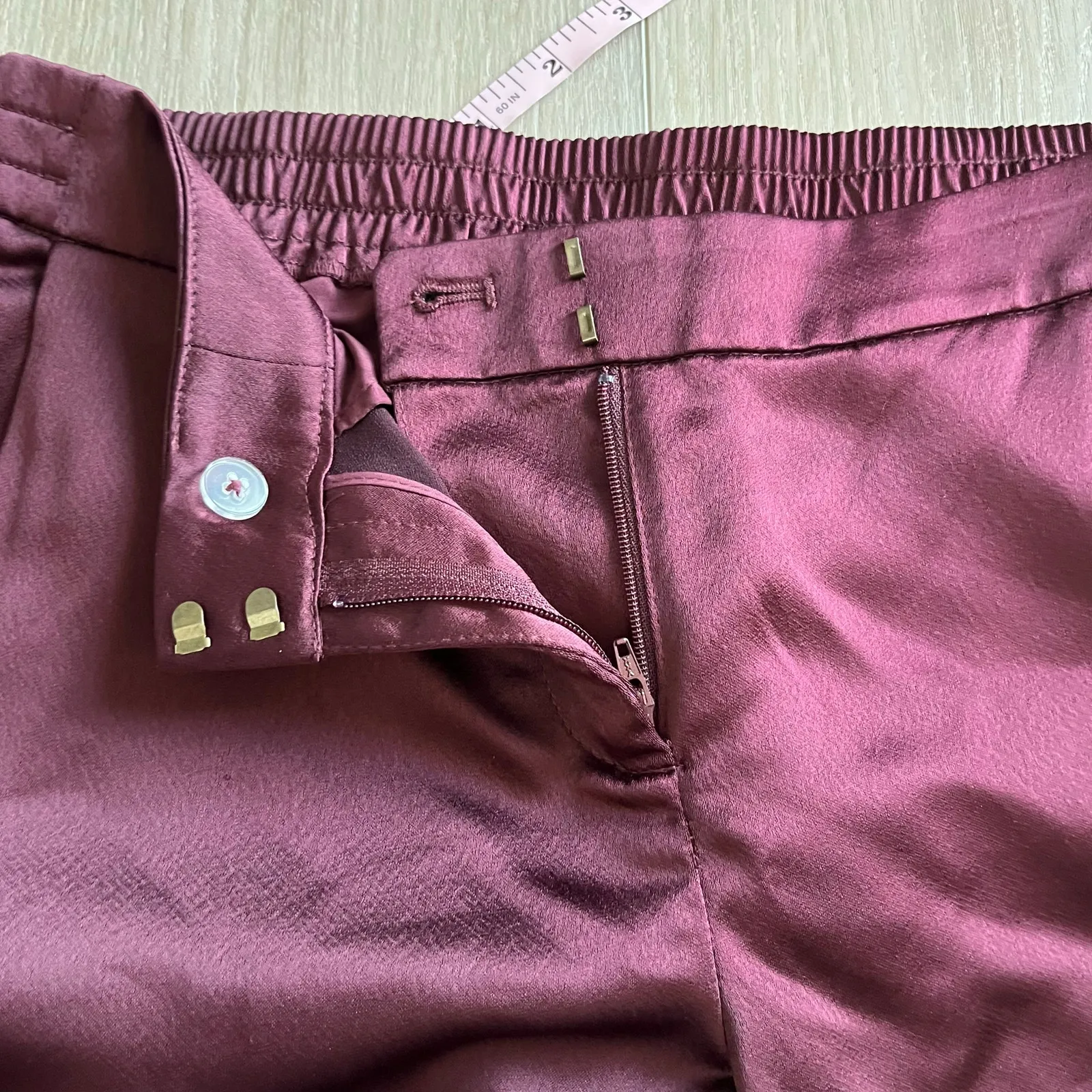 WHBM Women’s Burgundy Elastic Waist Satin Like Pant Sz 2 - Image 9