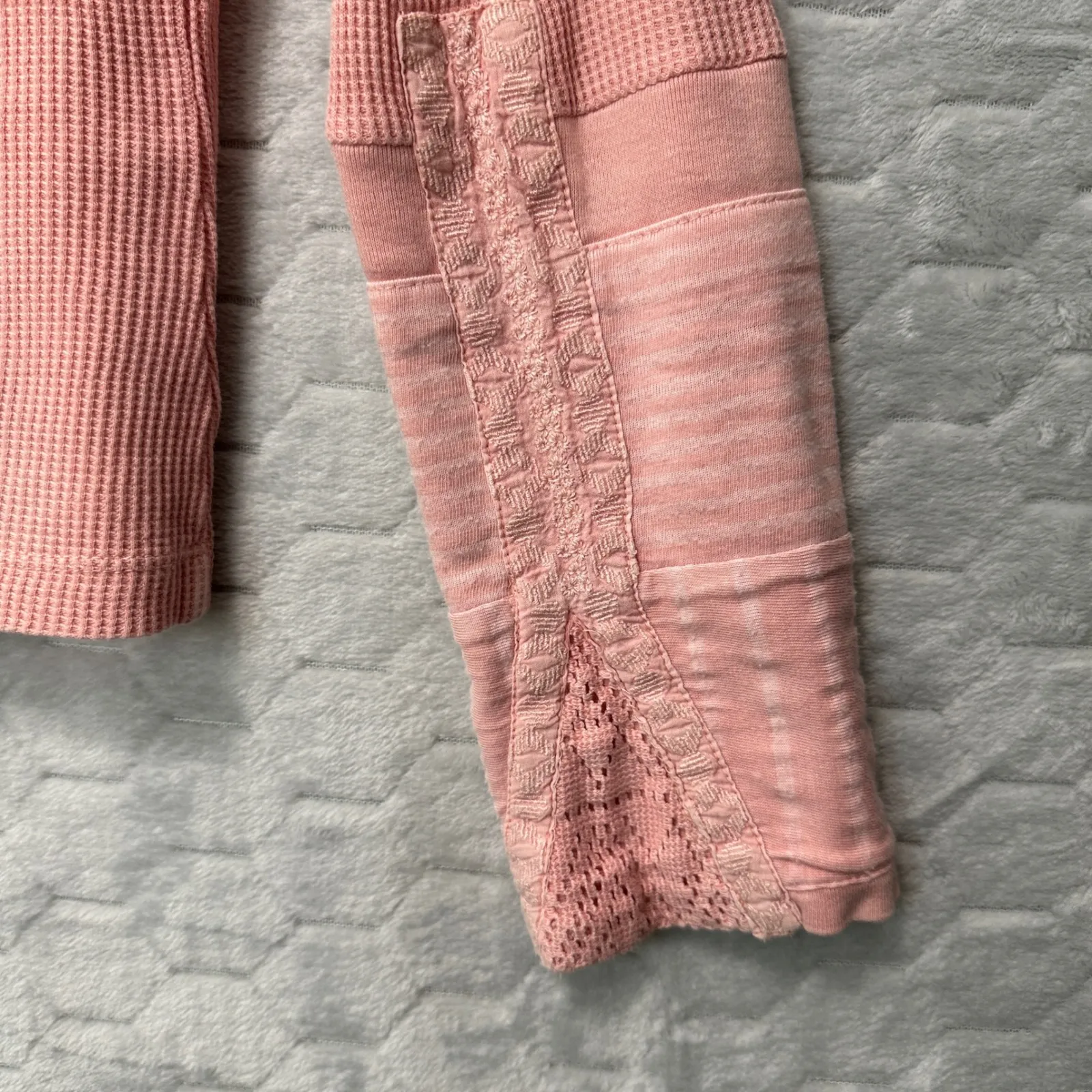 Sundance Women Pink Waffle Knit Off Shoulder Lace Sleeve Thermal Top S Boho Cozy - Image 8