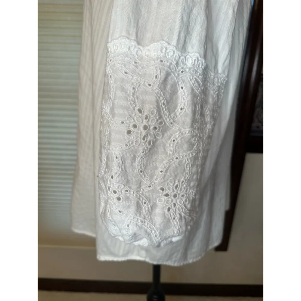 Likely a Large 100% Cotton White Blouse Brand Unknown Size undefined - Image 9