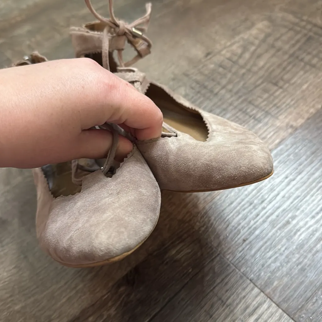 Arturo Chiang Taupe Suede Lace Up Pointed Toe Flats Women’s‎ Size 6.5 - Image 5