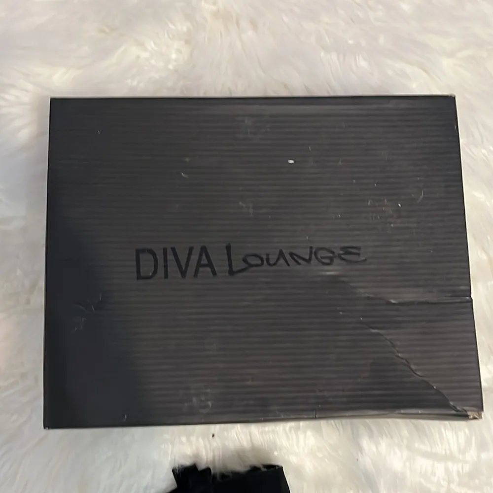 Black boots Size 6.5 - Image 9