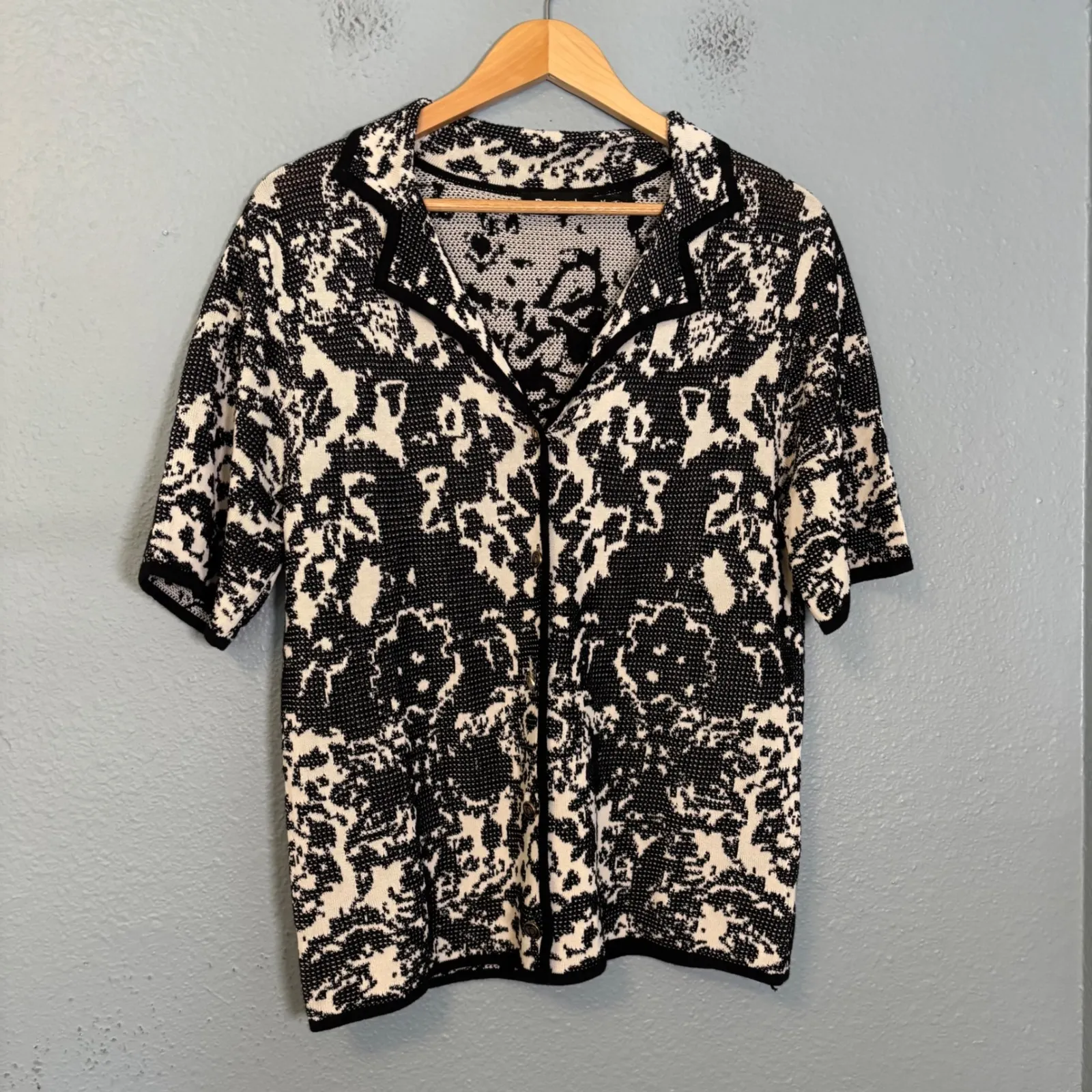 Desigual Women's Bandana Fluid‎ Short Sleeve Abstract Print White Black Medium - Image 2