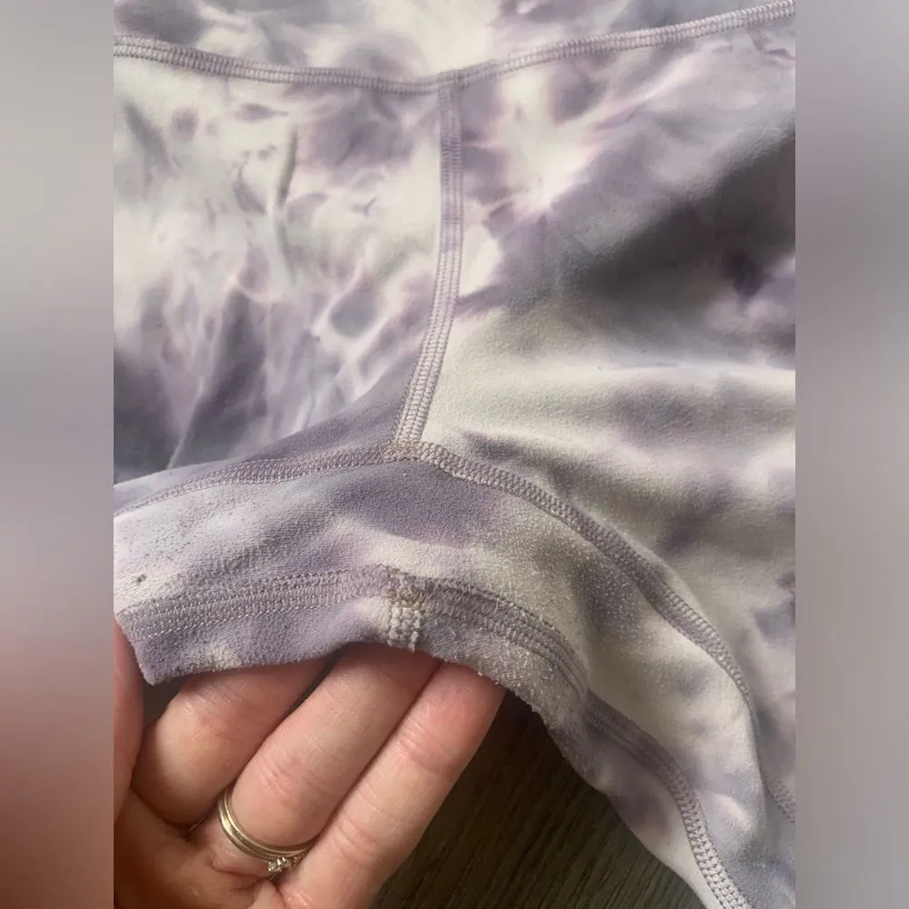 Lululemon Leggings Purple White Tie Dye Size 6 - Image 4