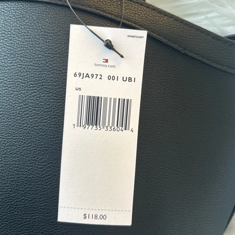 Tommy Hilfiger Black Tote Bag with Structured Design - Image 3