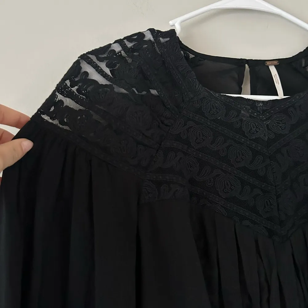 Free People Sweet Mornings Black Lace Blouse Top Size XS - Image 4