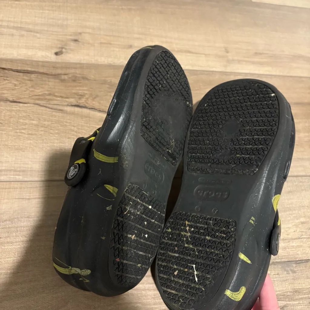 Crocs at Work Unisex Bistro Slip Resistant Clog Banana‎ Black Yellow Women’s 7 - Image 5