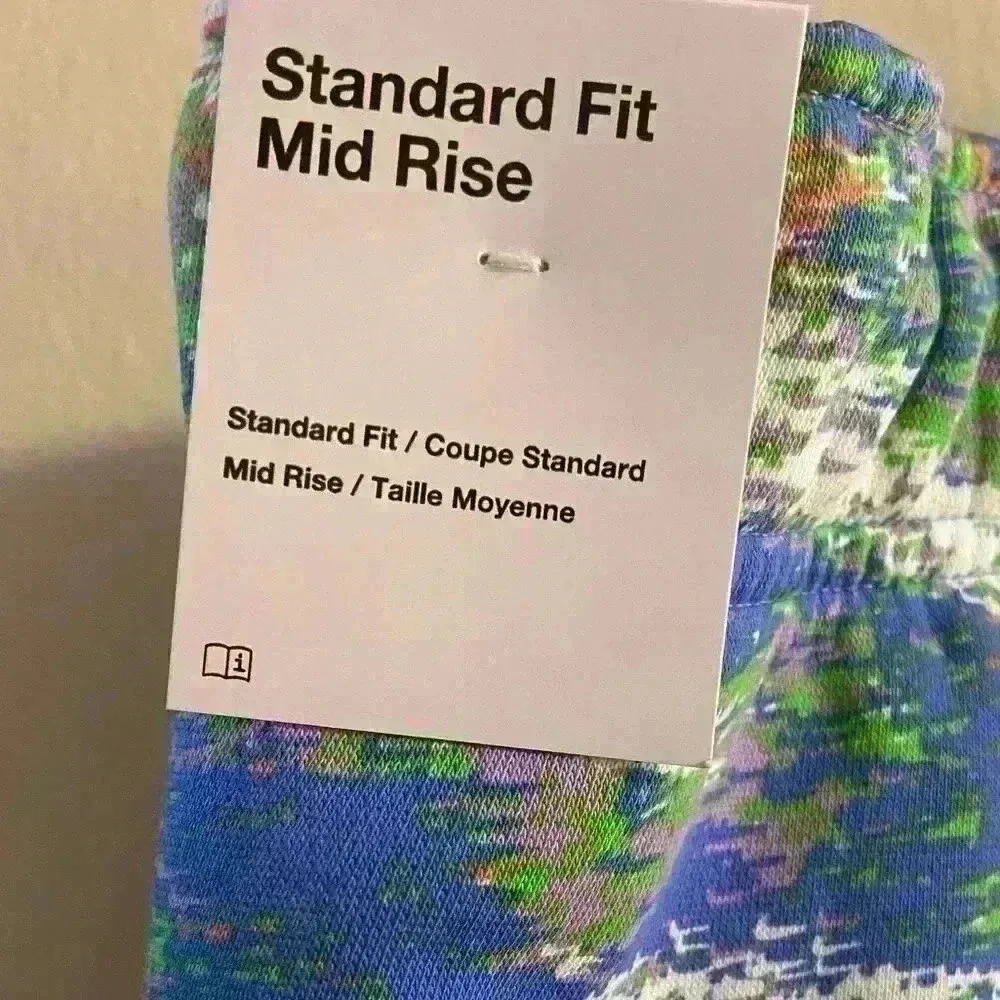 Nike tie dye standard fit mid rise elastic waist joggers. 2X. NWT. Retail:$60 - Image 8