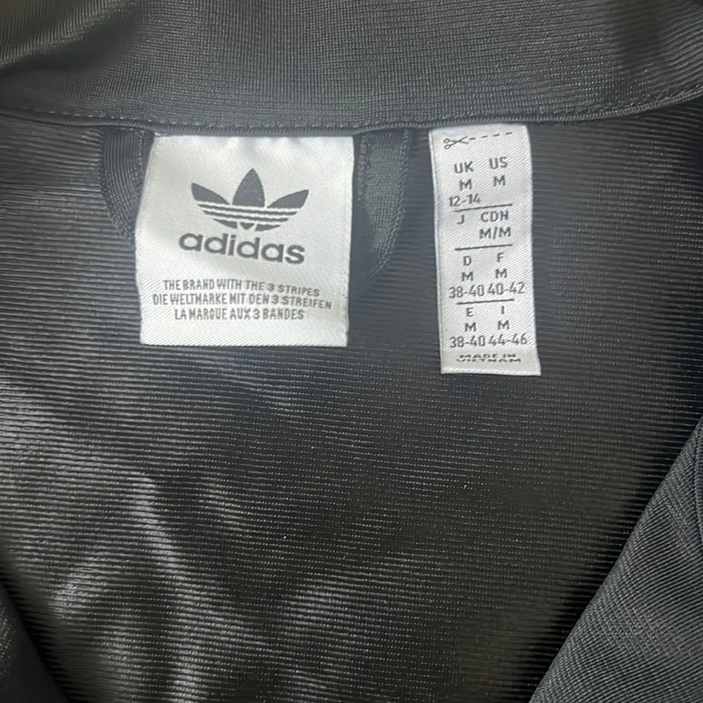 NWOT Women’s Black & White Tracksuit Zip Up Size Medium - Image 2