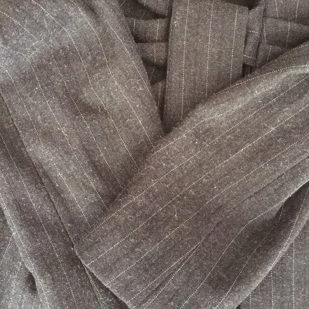 Isabella Oliver Maternity Gray pinstripes suits Size undefined - Image 5