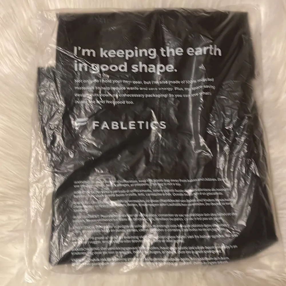 Fabletics Oversized Vegan Leather Shirt Jacket Shacket Black 1X New in Package - Image 6