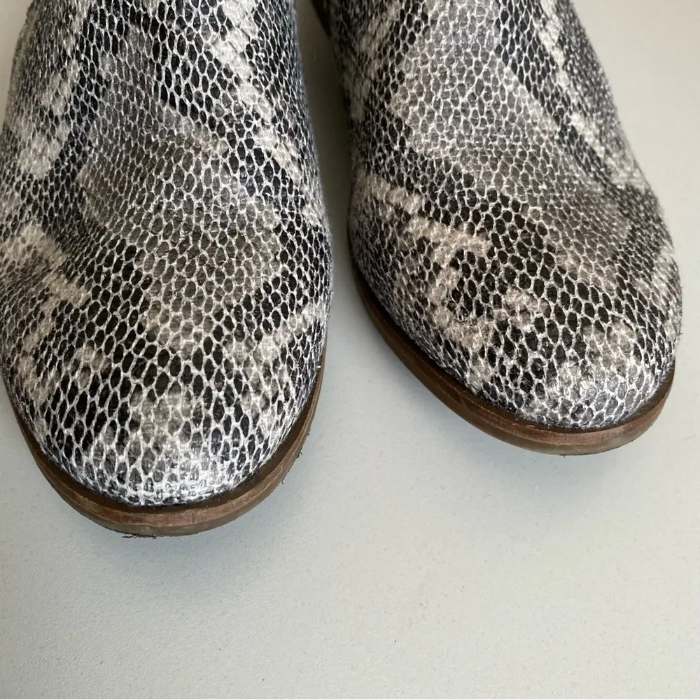 Toms Shaye Low booties Black Multi‎ Faux Snake Boots, Size 8.5 animal print - Image 4