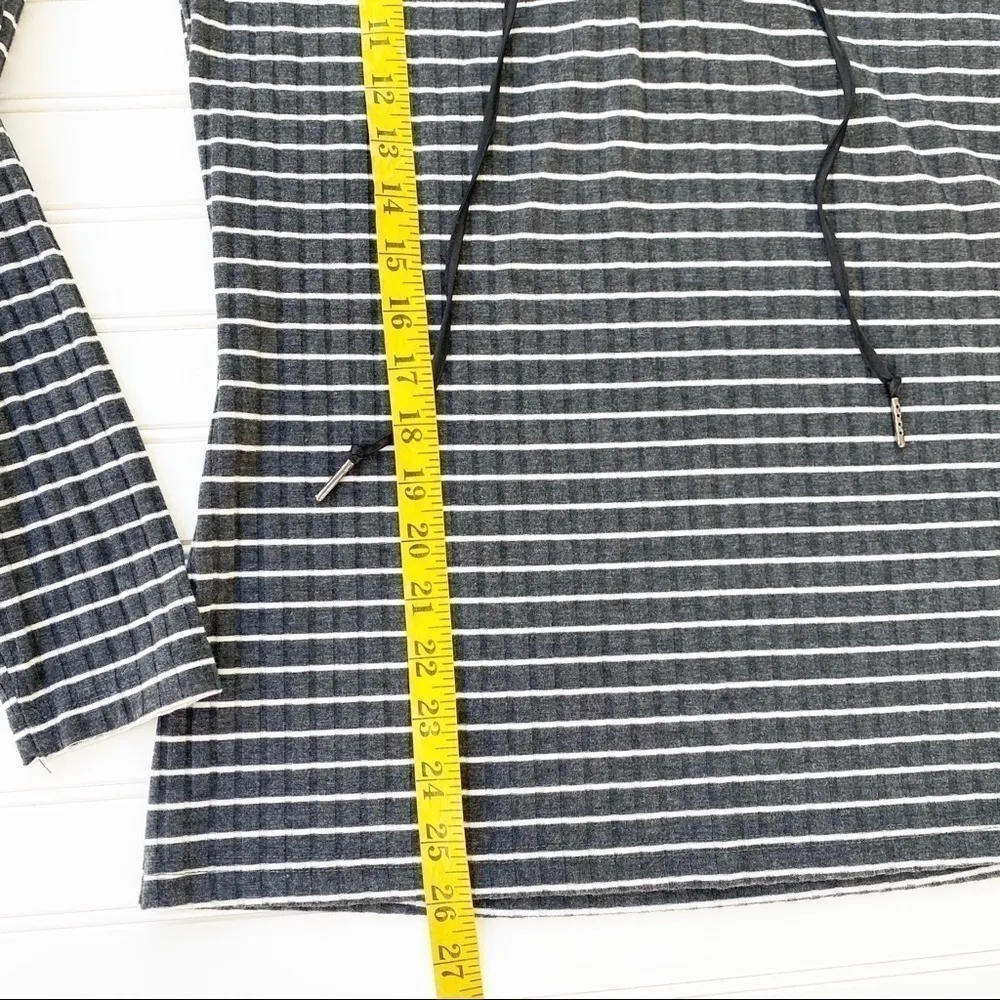 Ribbed V neck Lace up Shirt Size Large Gray - Image 7