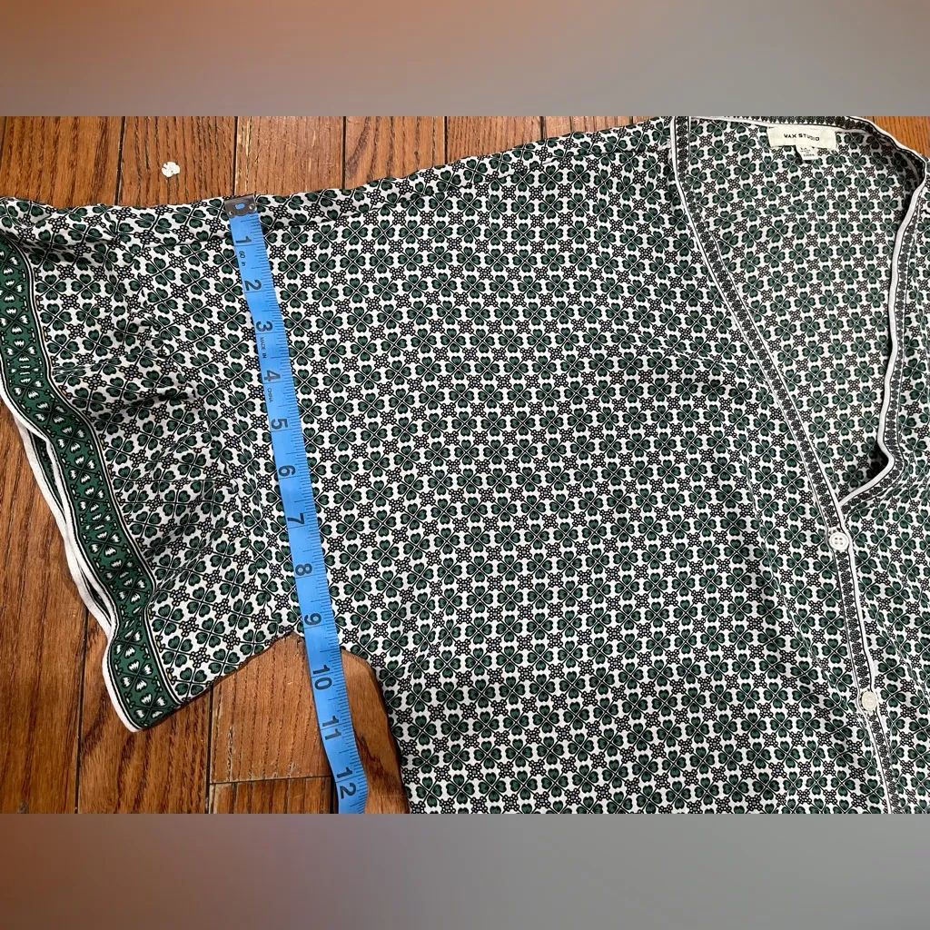 Max Studio Black and White Geometric Blouse - Image 8