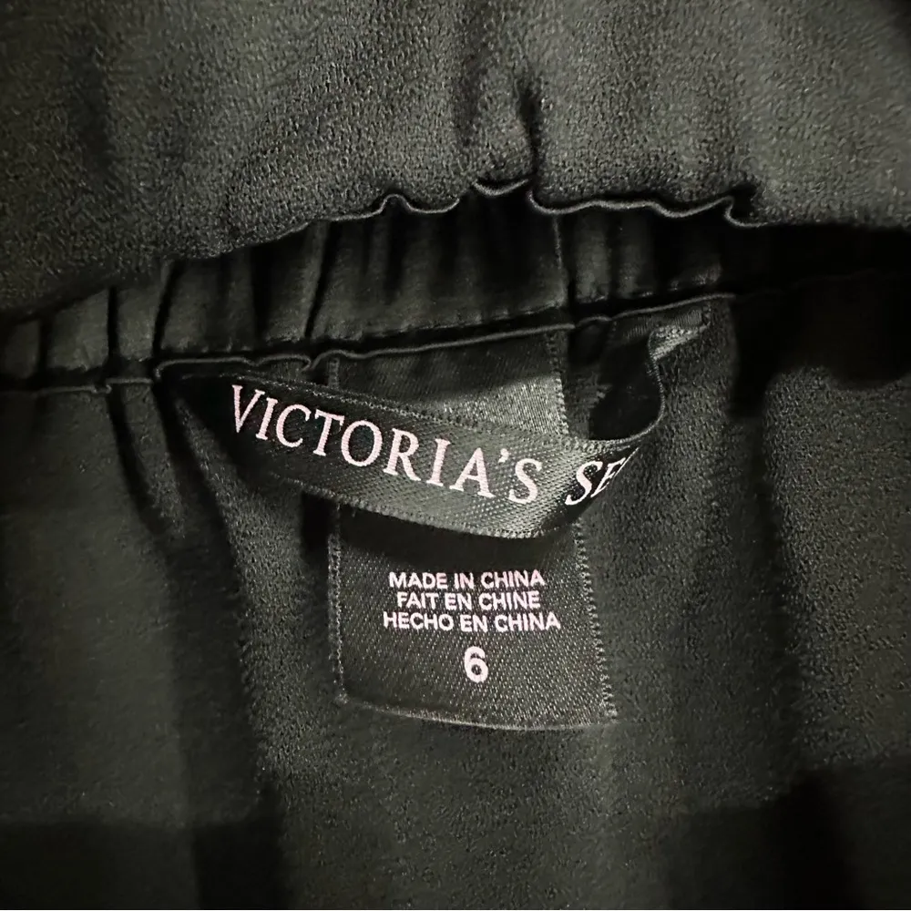 Victoria Secret Mini Skirt With Pockets Size 6 Black - Image 4