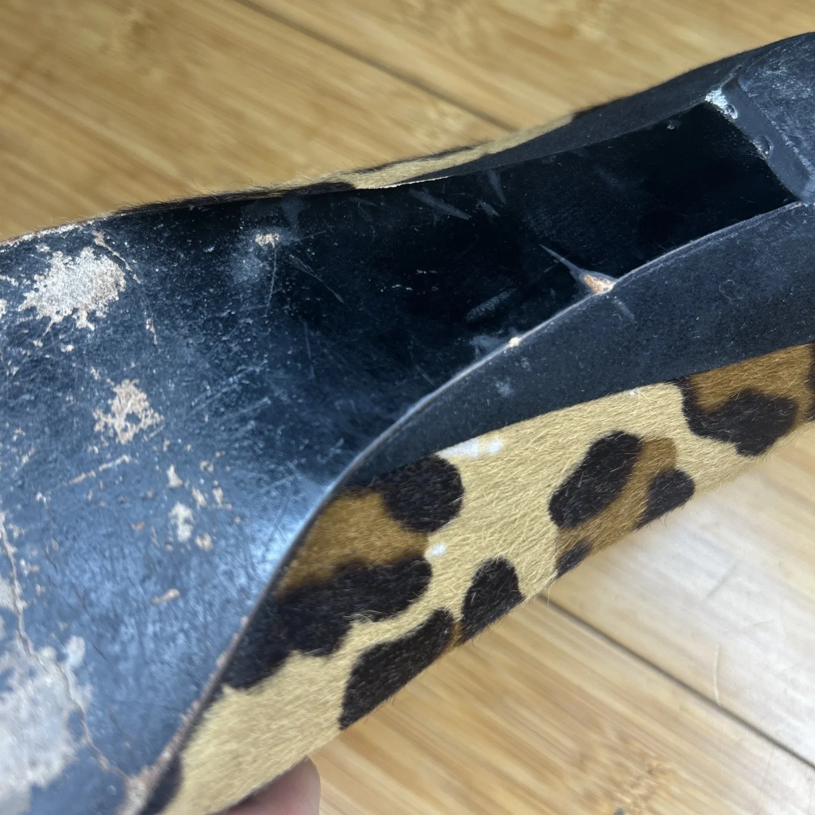 Stuart Weitzman Women’s 7.5 Leopard Kitten Heel Wedge Calf Pony Hair Gold Detail - Image 5