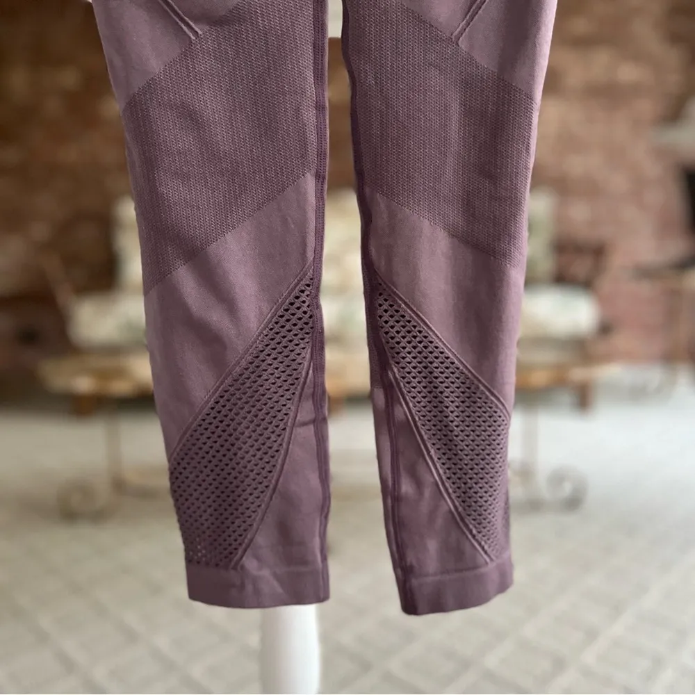 Avira Vibes Dusty Purple Mauve Leggings NWOT M Size M - Image 13