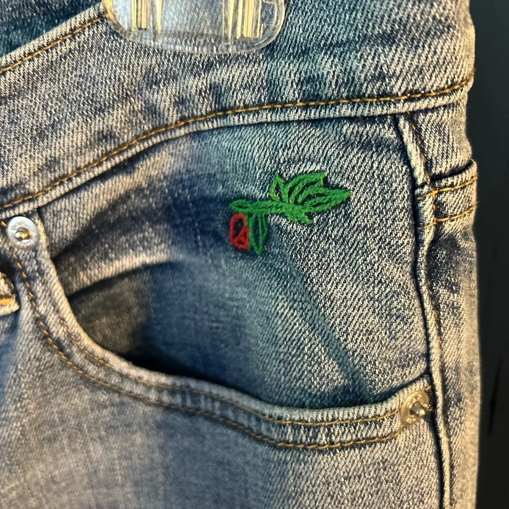 Gap Best Girlfriend Jeans. Sz 32R - Image 4