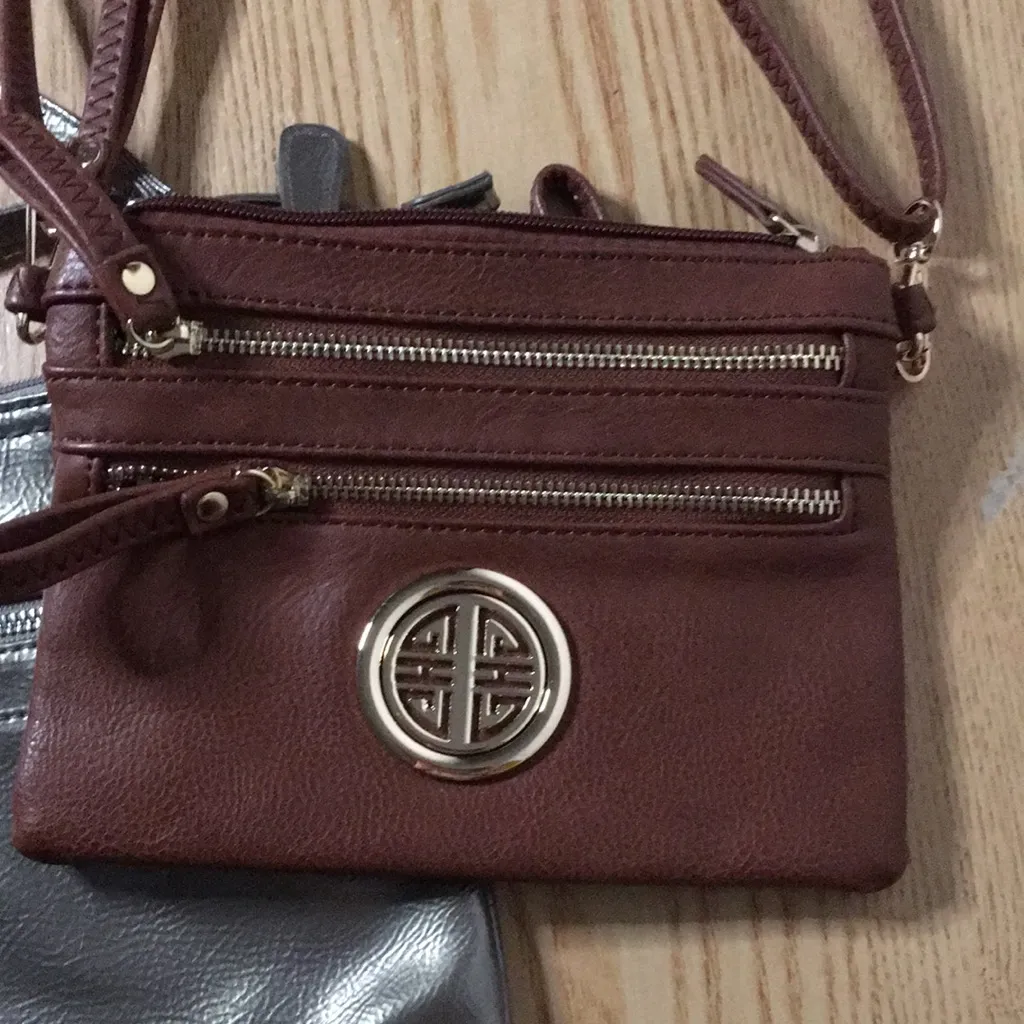 New Bundle 2 Womens Brown and Silver Metallic Crossbody Bags Size 8.5”x10” 8”x6” - Image 3