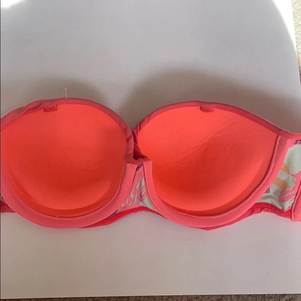 Strapless Coral bikini top - Image 2