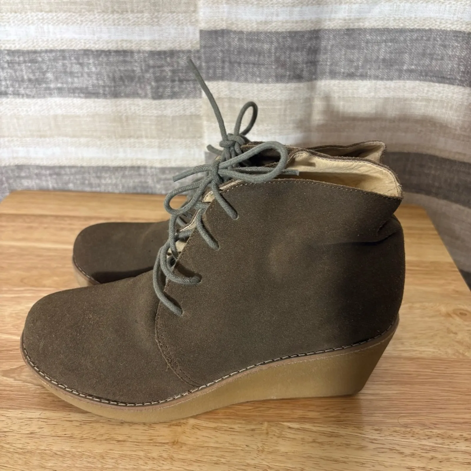 Eddie Bauer Green/Brown‎ Wedge Ankle Boots Size 7 - Image 2