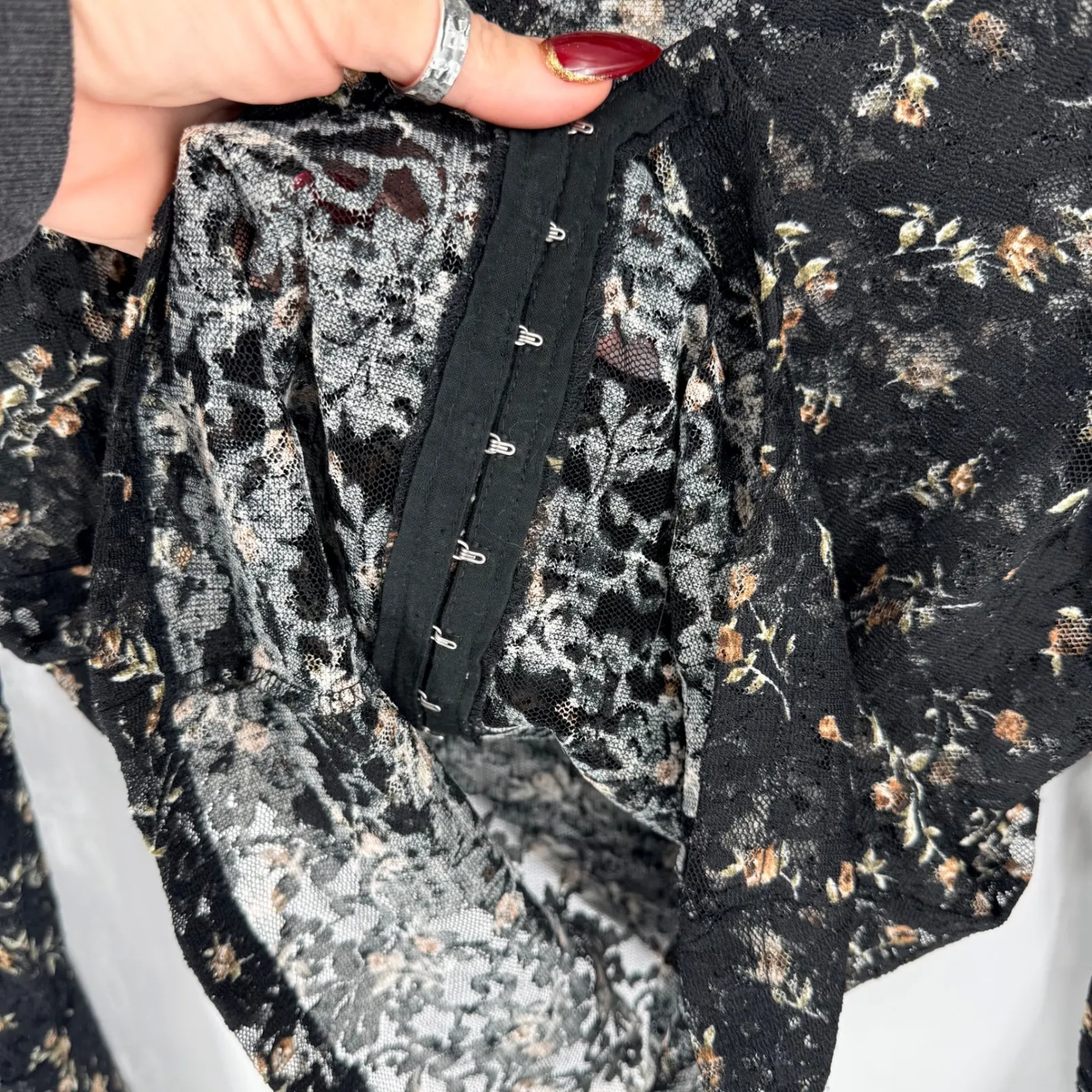 Vtg Charlotte Russe 90s Black Floral Lace Bell Sleeve V Neck Babydoll Whimsigoth - Image 6