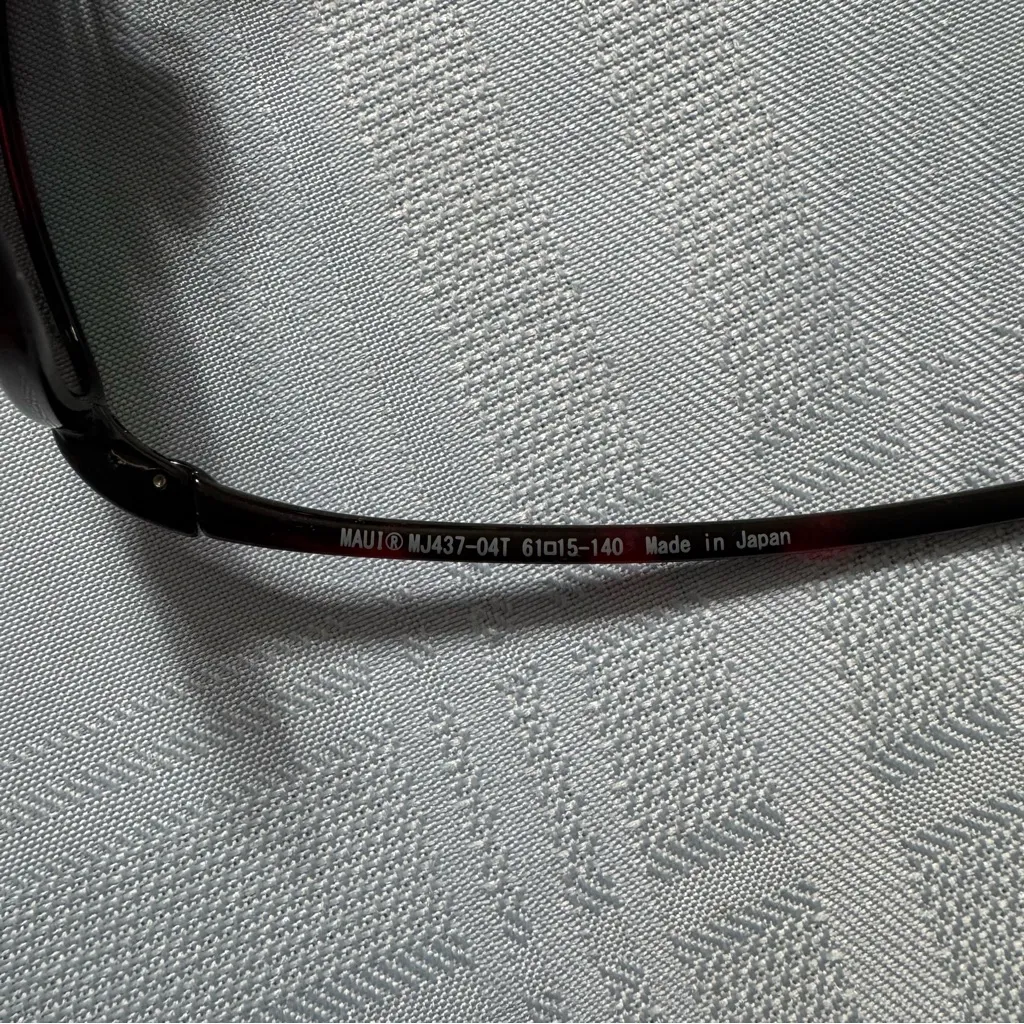 Maui Jim Black Sunglasses with Orange Lenses - Image 7