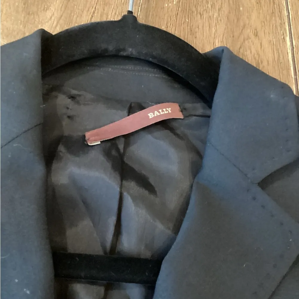 Authentic Bally Women's black 3 button office jacket Blazer size 6 - Image 12