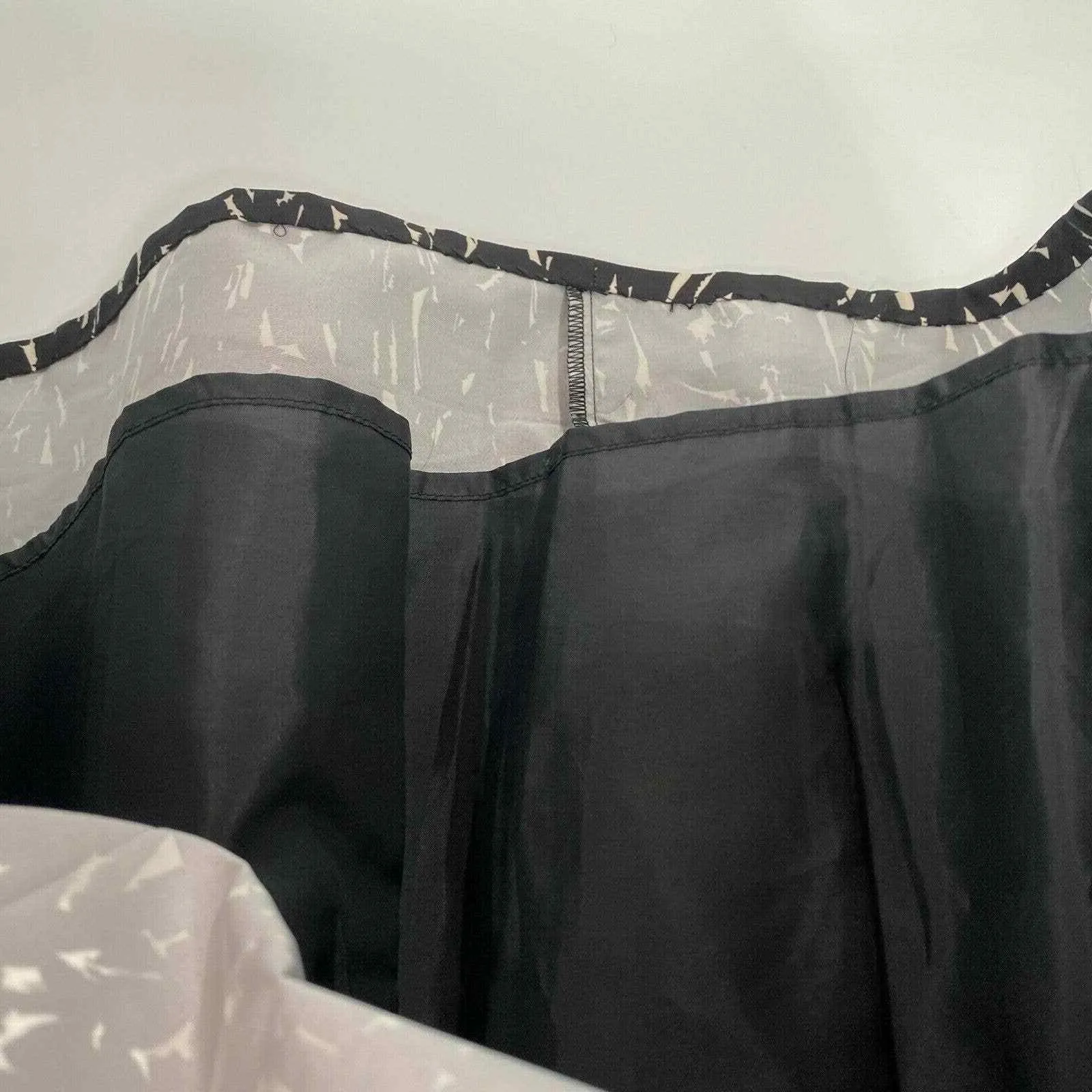 Body by Victoria Modern‎ Minimalist Skirt Womens 6 Black Pockets Lined - Image 7