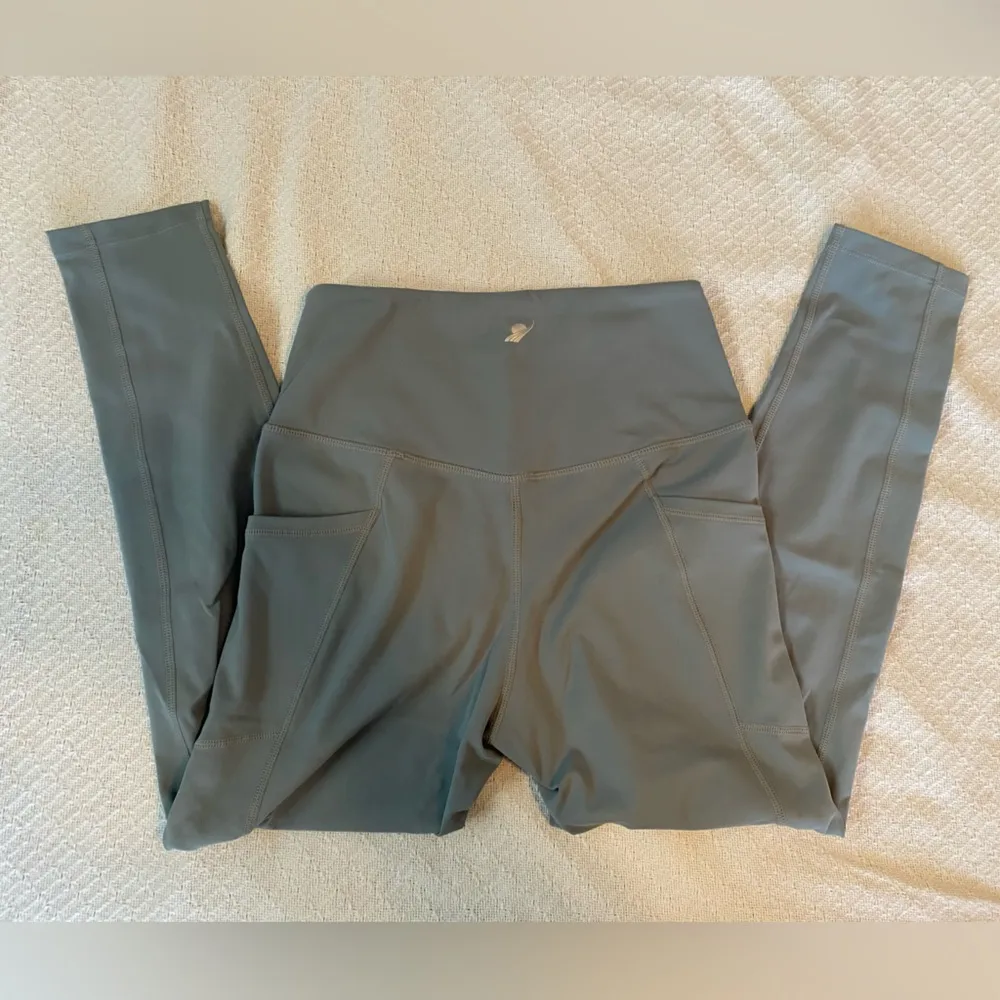 Fundamental Coast like new slate blue work out set - Image 3