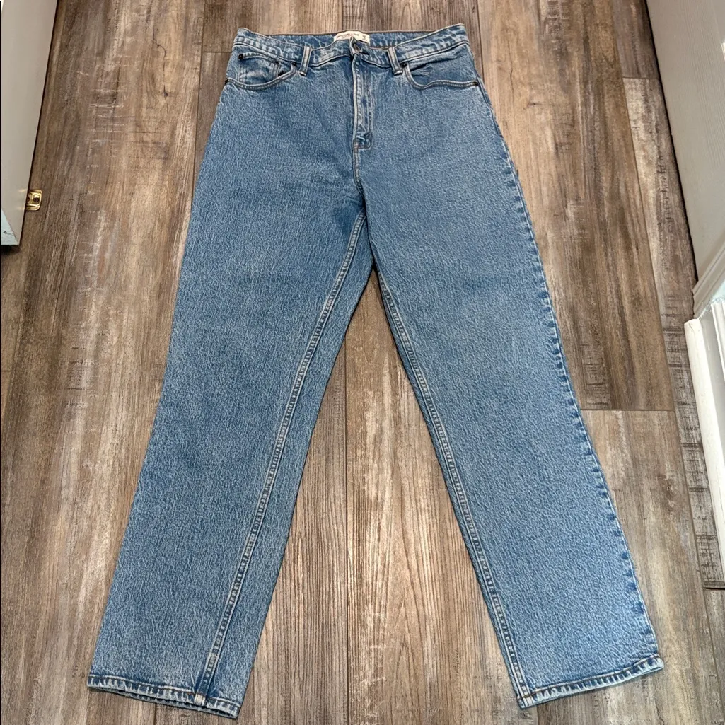 Abercrombie & Fitch The 90s Straight Ultra High Rise Jeans Size 8 - Image 2