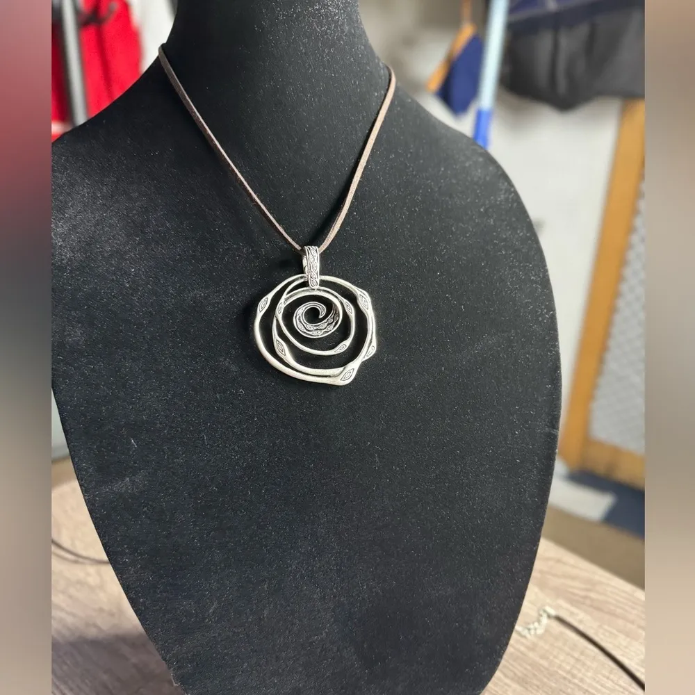 Nightmare Before Christmas Style Silver Toned Metal Swirl Slide Pendant - Image 3