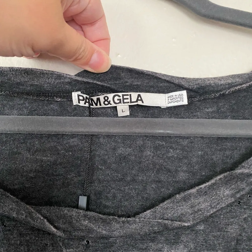 Pam & Gela Distressed Gray Graphic T Shirt Oversized Off Shoulder Tee Large NWT - Image 4