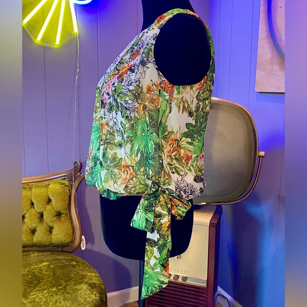 Vintage Y2K Sunny Leigh Petite Butterfly Floral Side Tie Top Size Small - Image 3