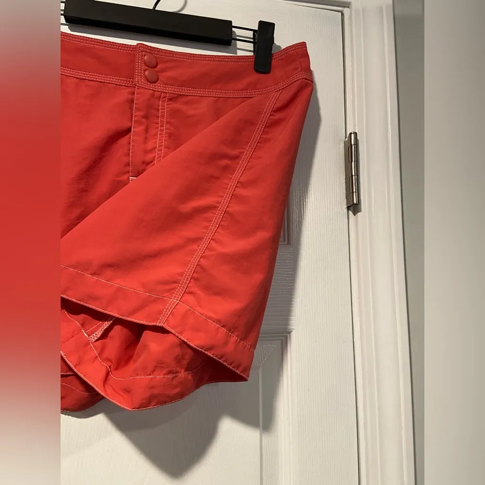 L.L. Bean Size 6 Pink Coral Contrast Stitch Nylon Hiking Outdoor Shorts Red - Image 3