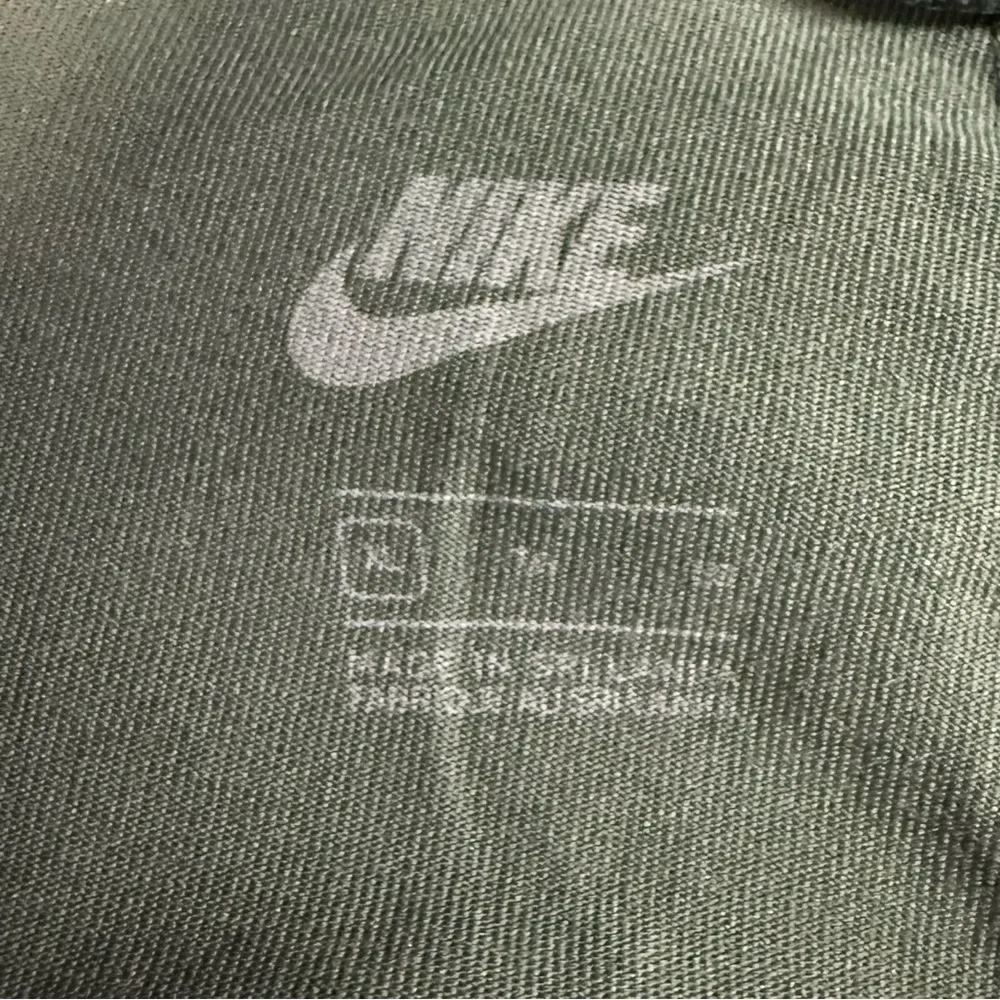 NIKE SPORTSWEAR ESSENTIAL WOMENS BIKE SHORTS IN GREEN SIZE XL - Image 6