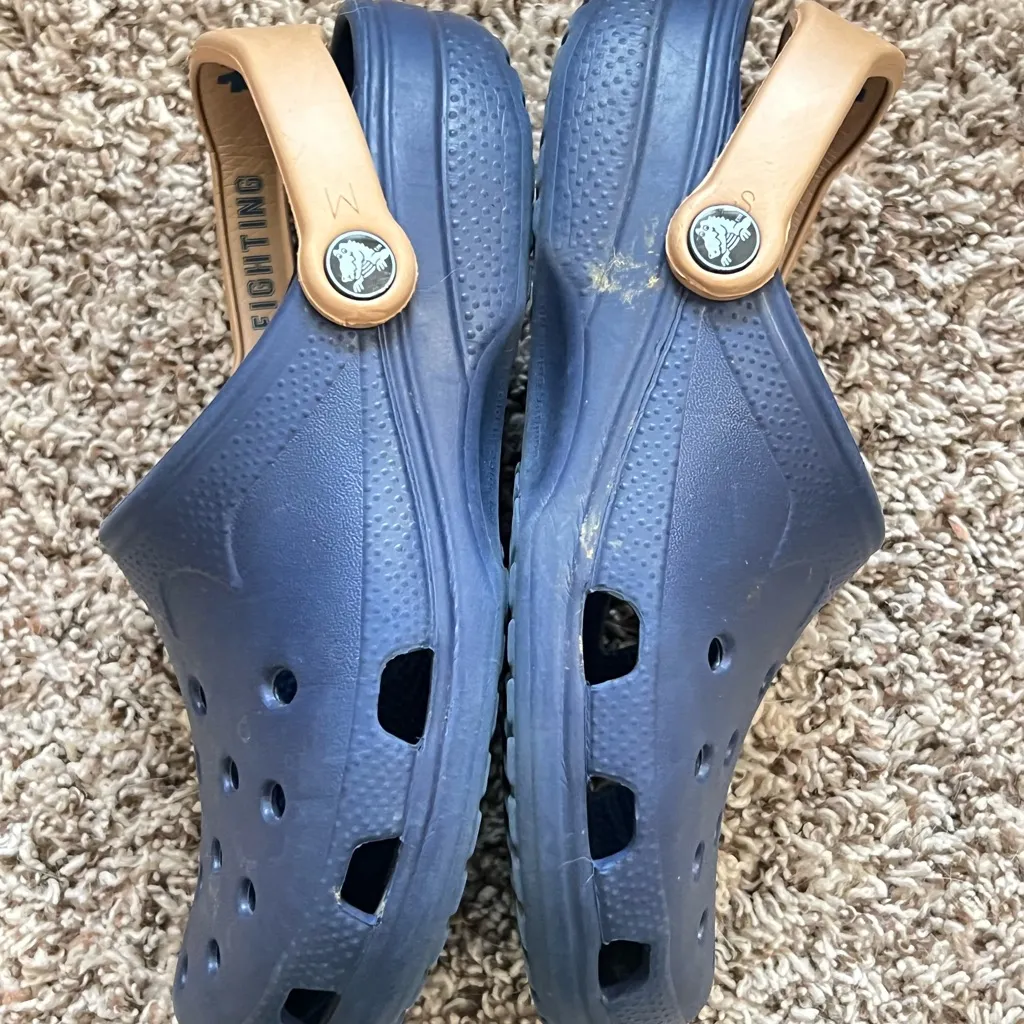 Notre Dame Crocs - Image 6